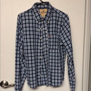Hollister Co. blue and white checked button-up Men’s shirt
Size M